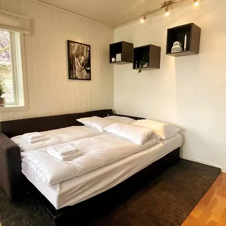 Modern And 3 Beds Free Parking Leilighet *